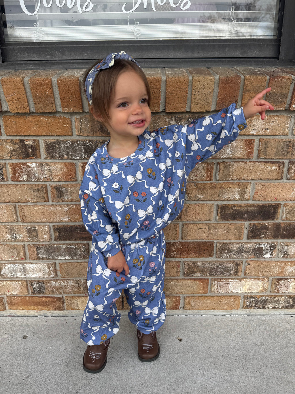 Bow Bloom Sweatsuit