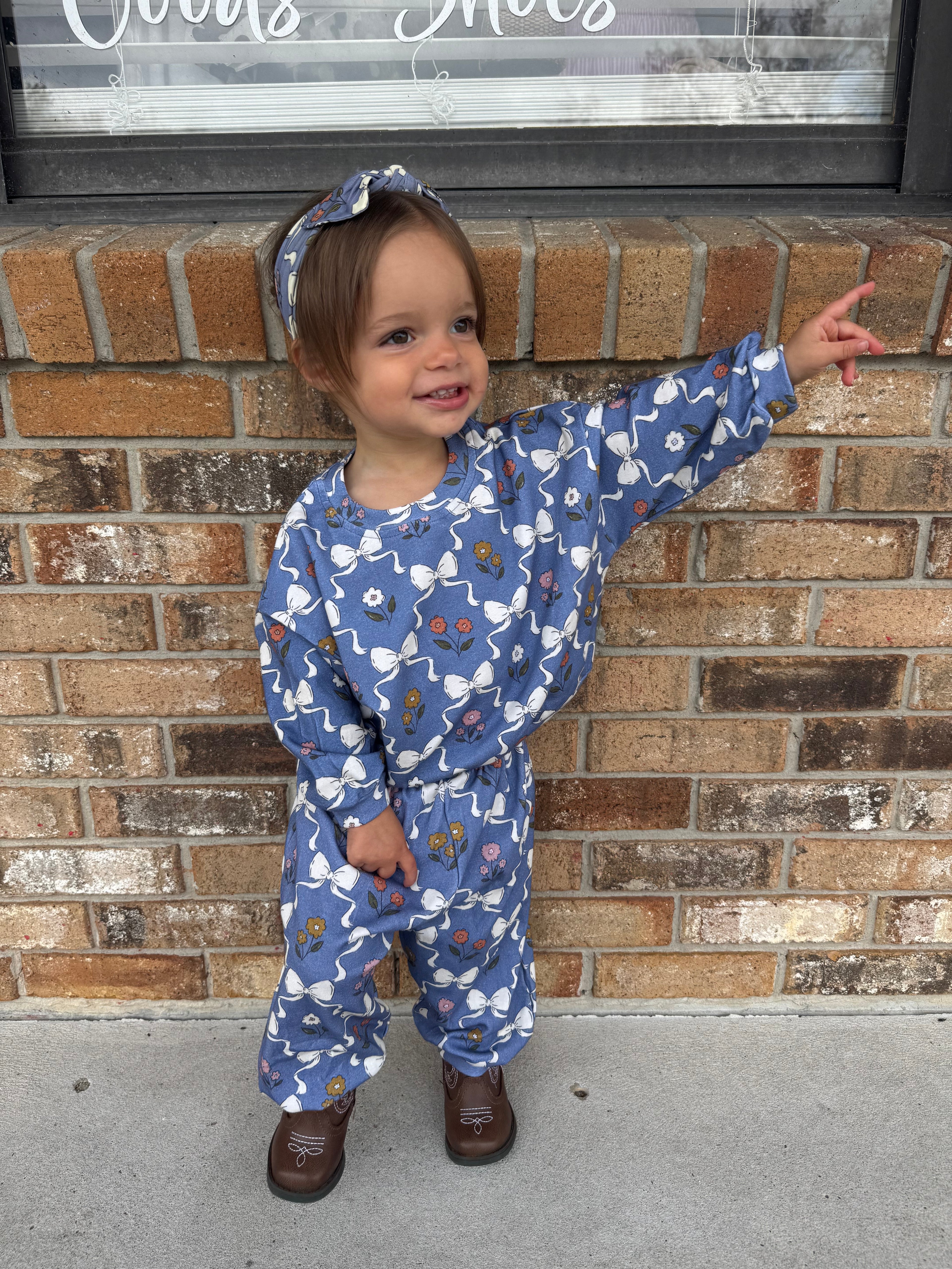 Bow Bloom Sweatsuit