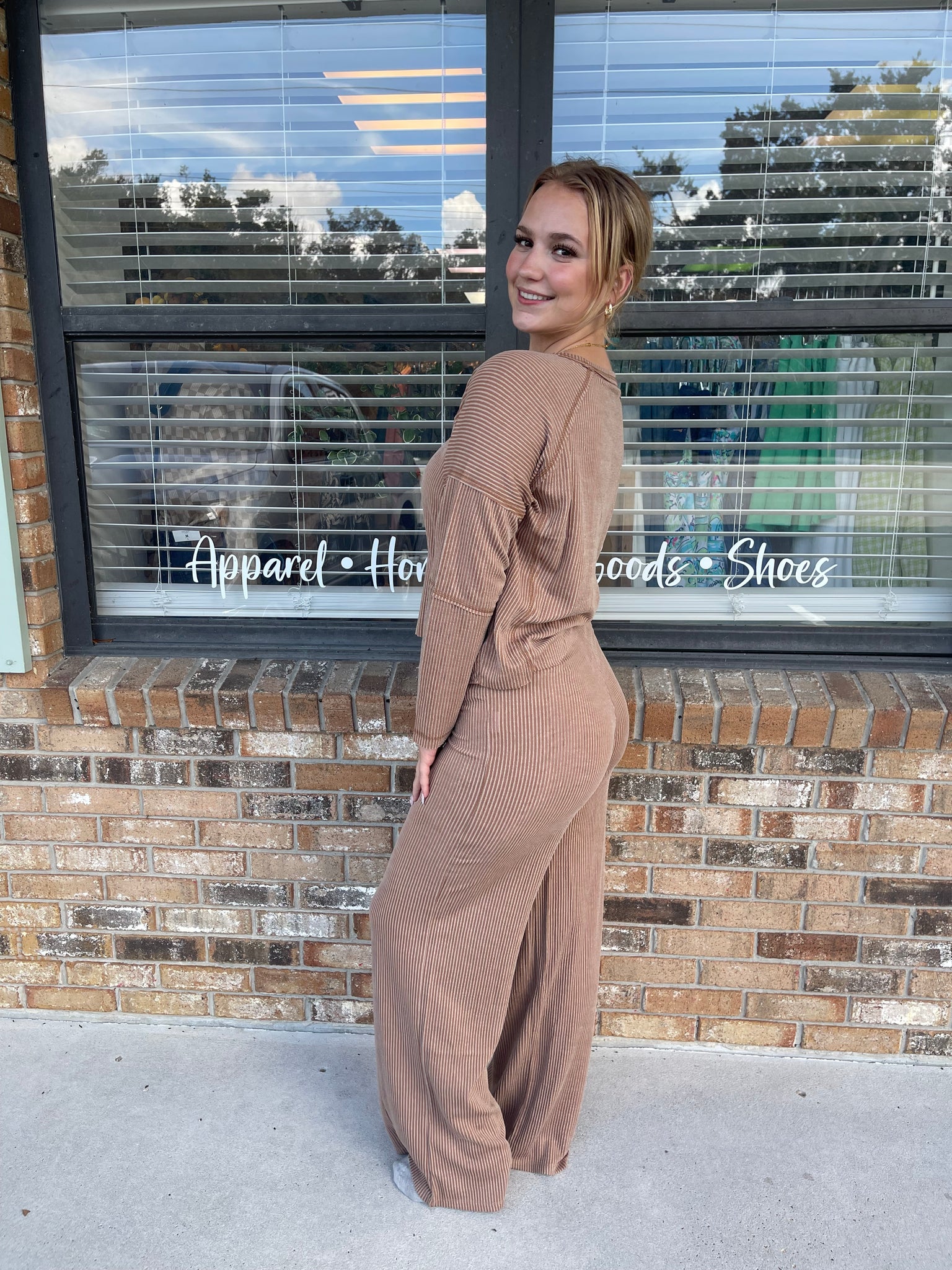 Cider Sips Lounge Set