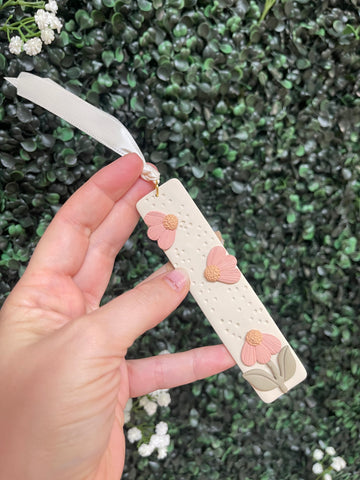 Pink Daisy Bookmark