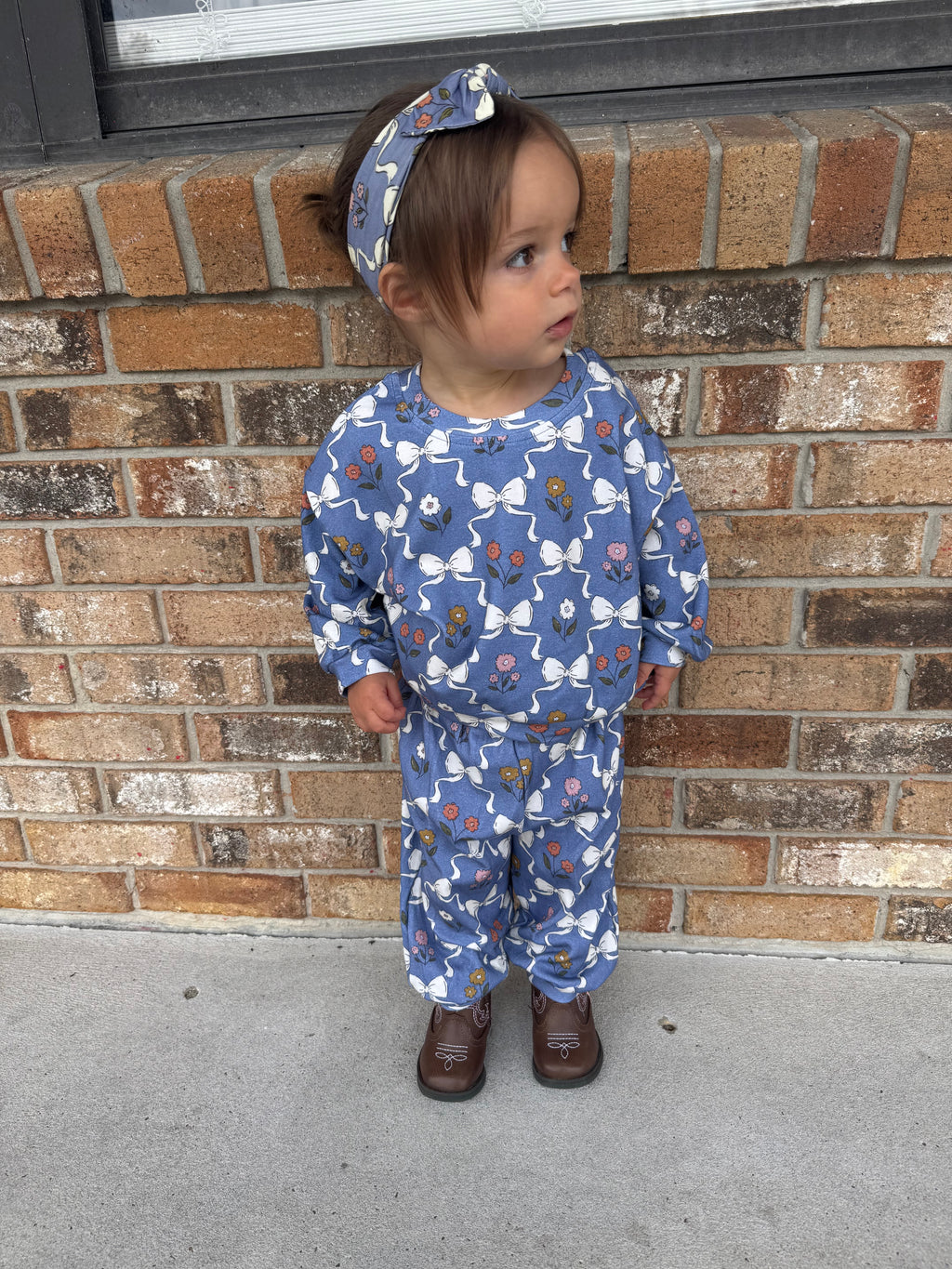 Bow Bloom Sweatsuit