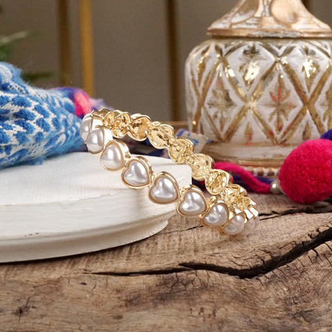 Love Pearls Bangle