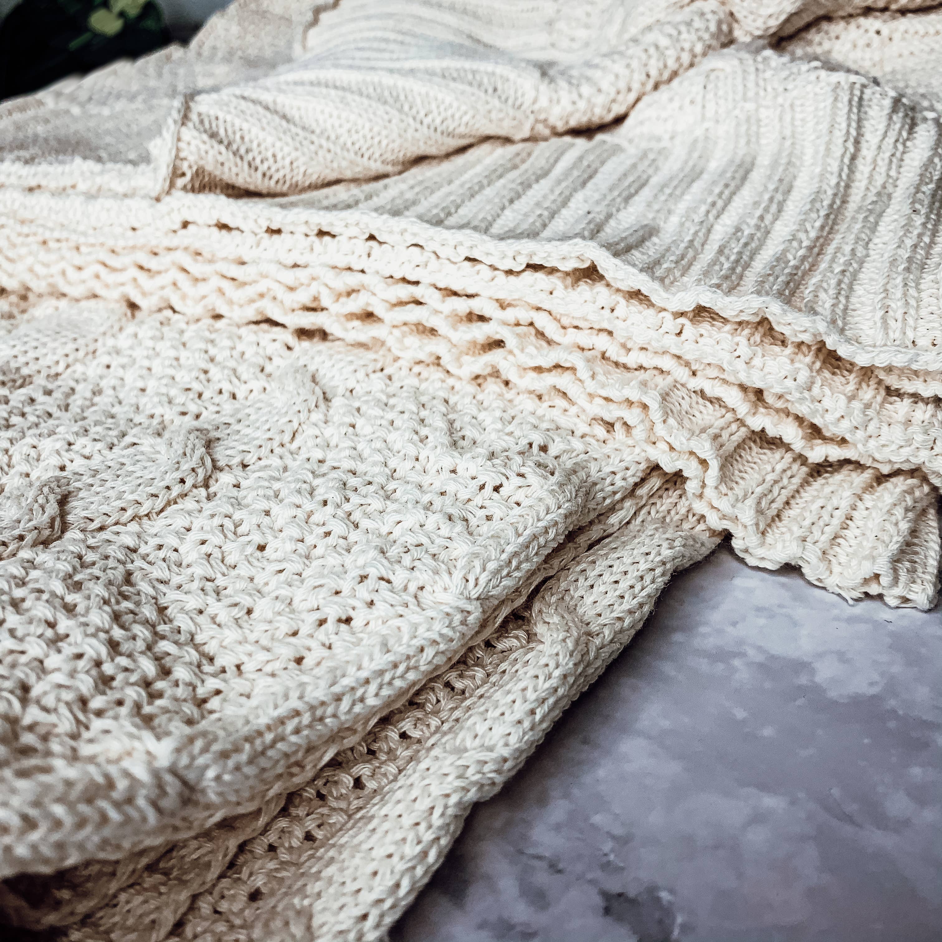 Ivory/White Knit Throw Blanket